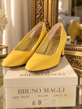 Vintage Bruno Magli Emily Yellow Suede Pumps 6B